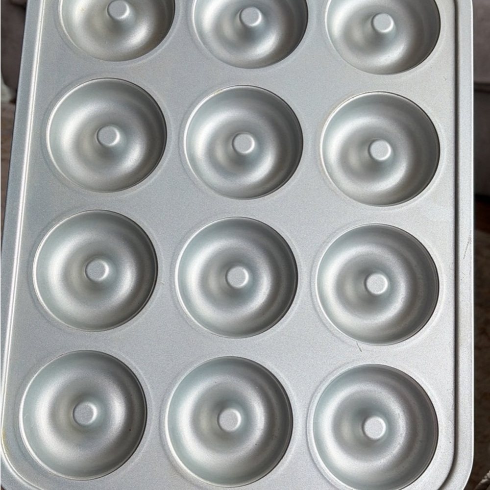 12-Cavity Nonstick Donut Pan - Silver